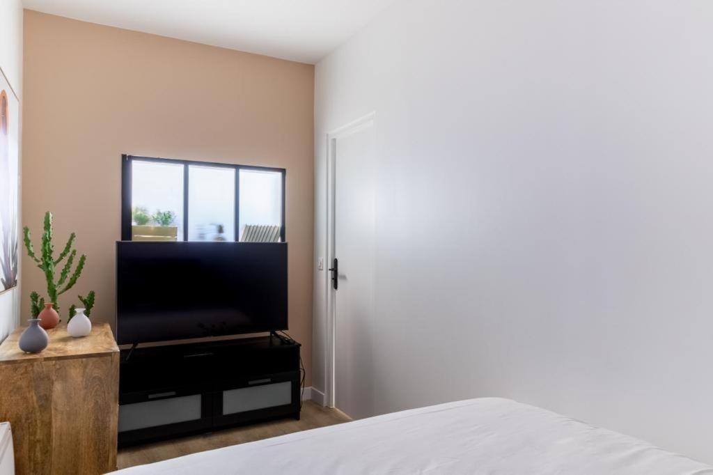 Hsh Batignolles Sauffroy Charming Apartment 8P Paris Bagian luar foto