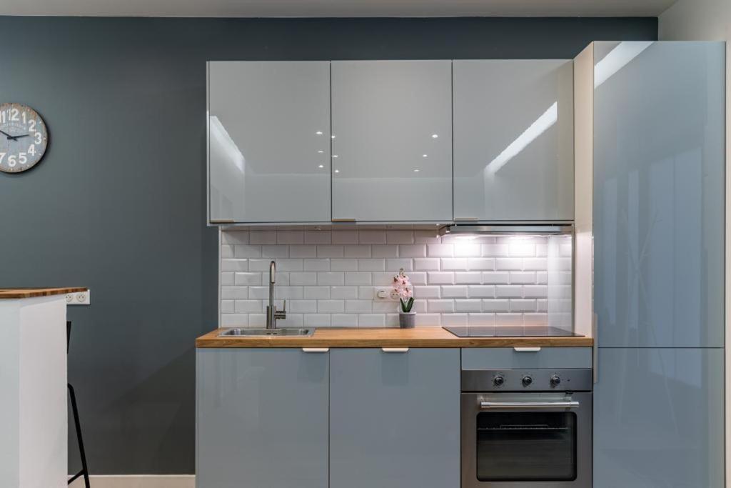 Hsh Batignolles Sauffroy Charming Apartment 8P Paris Bagian luar foto